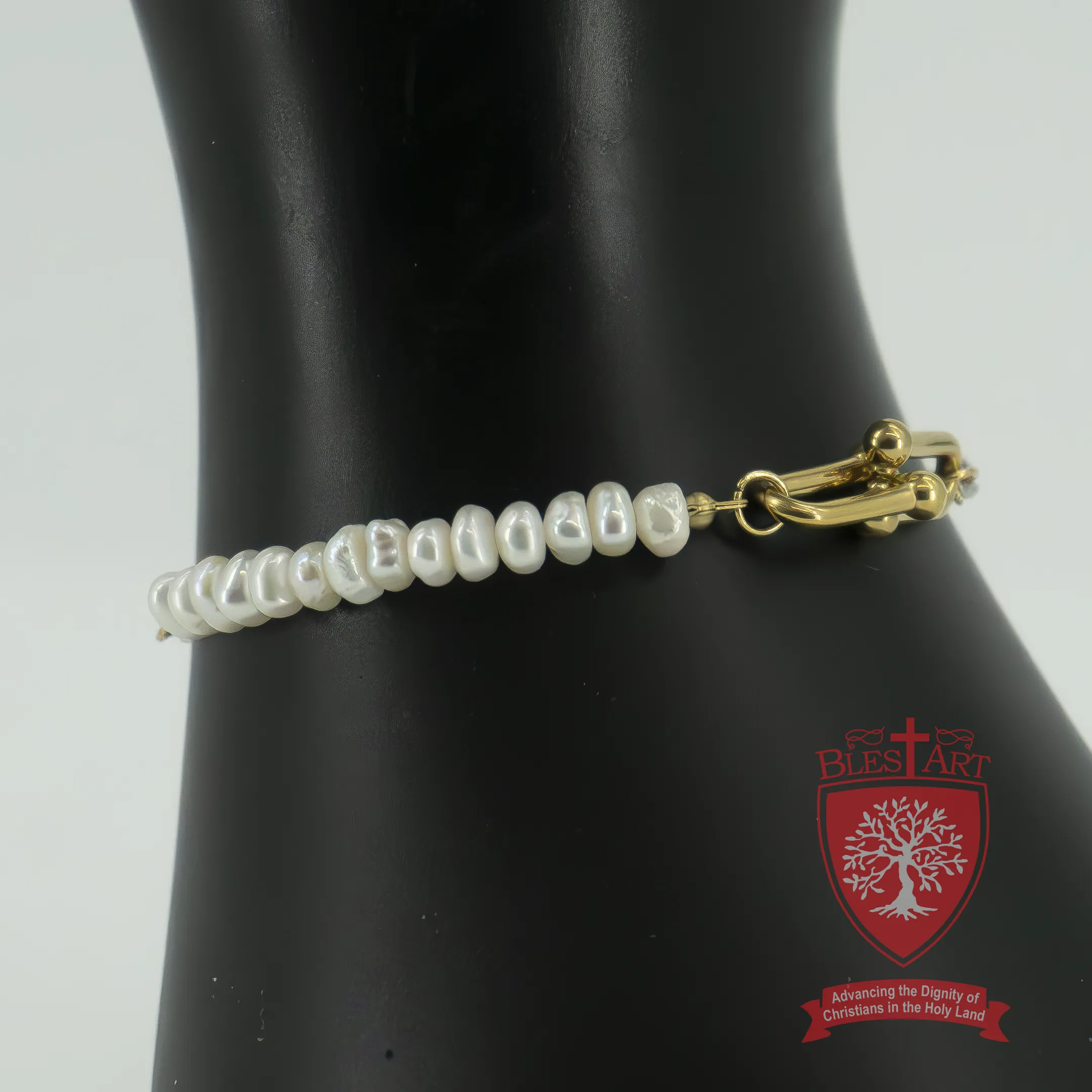 Lustrous Elegance Freshwater Pearl Bracelet with Gold Clasp