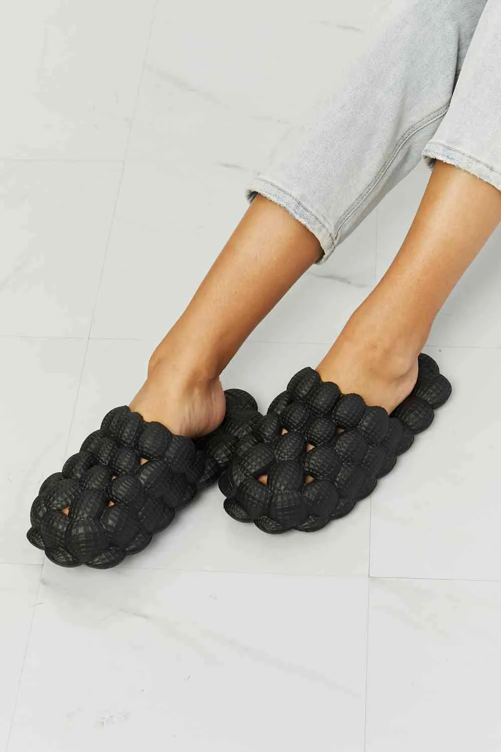 TEEK - Laid Back Bubble Slides in Black